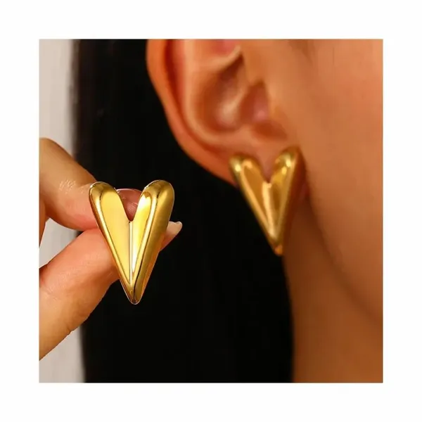 Gold-Toned_Heart-Shaped_Stud_Earrings