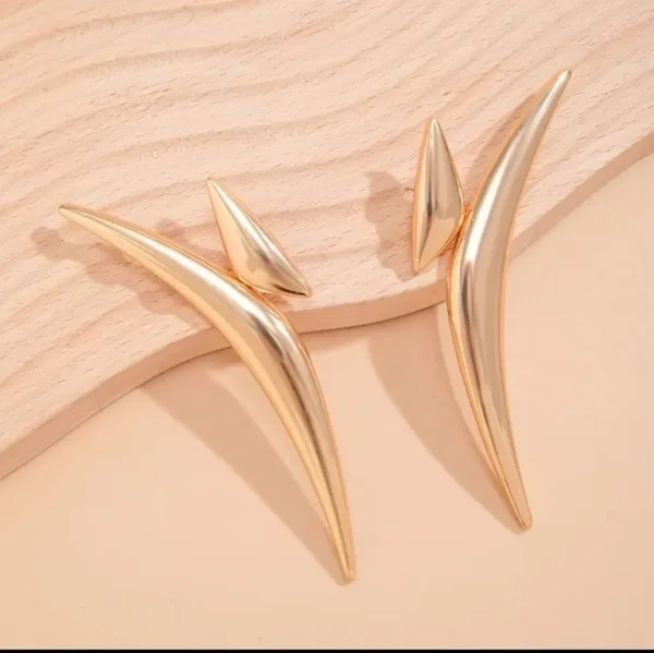 Gold-Toned_Curved_Talon_Statement_Earrings