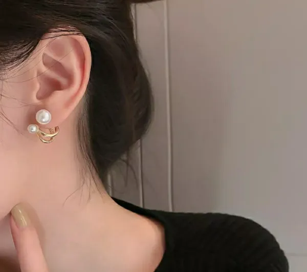 Gold-Tone_Pearl_Double_Stud_Earrings_with_Curved_Connector