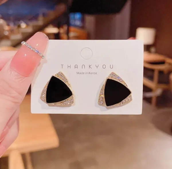 Elegant_Black_Triangle_Stud_Earrings_with_Crystal_Border