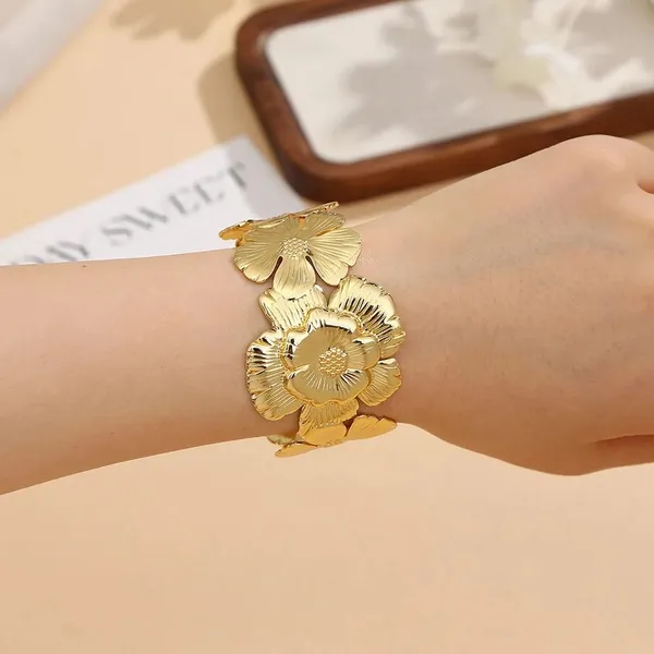 Golden_Floral_Statement_Cuff_Bracelet_for_Women