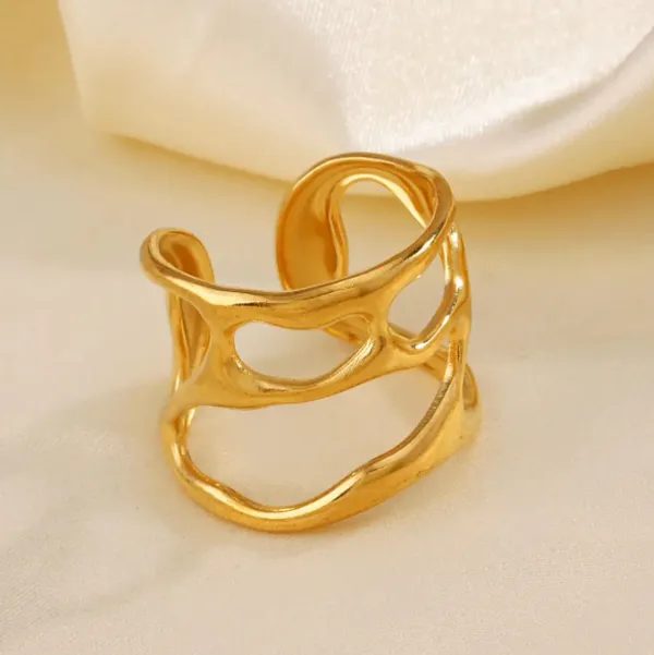 Gold-Toned_Abstract_Wave_Design_Statement_Ring