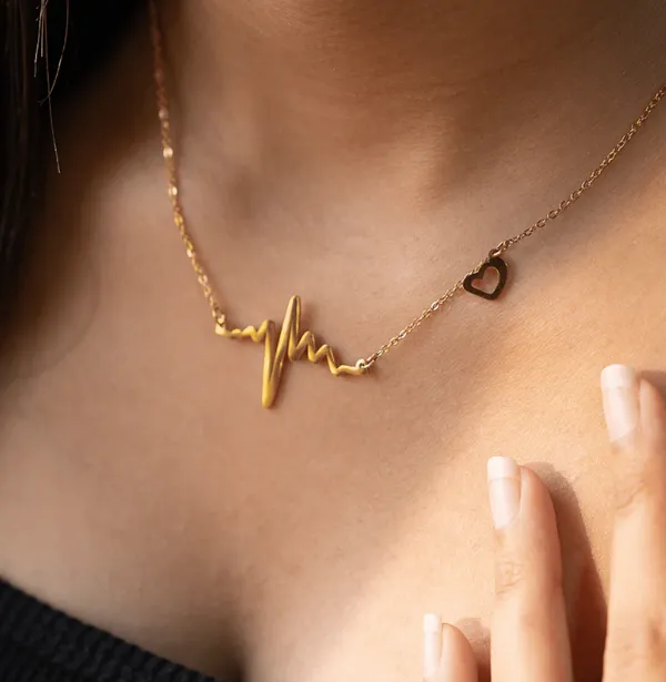 Heartbeat_Pendant_Necklace_with_Heart_Charm_-_Gold_Plated_Chain_for_Women