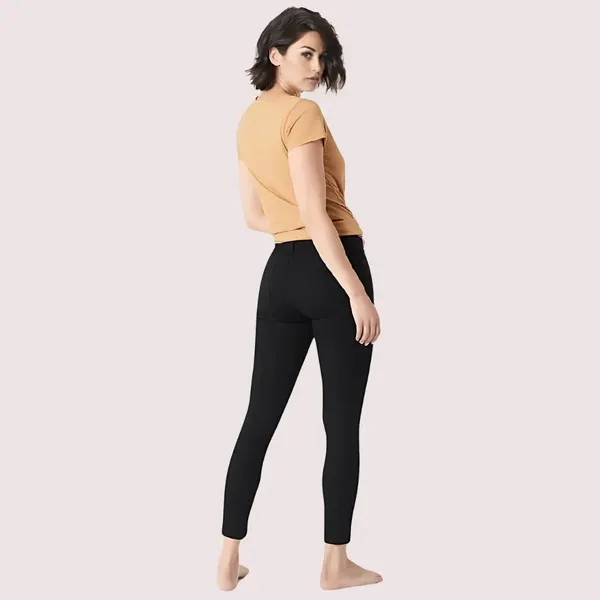 Black_Denim_Skinny_Fit_Jeans_For_Women