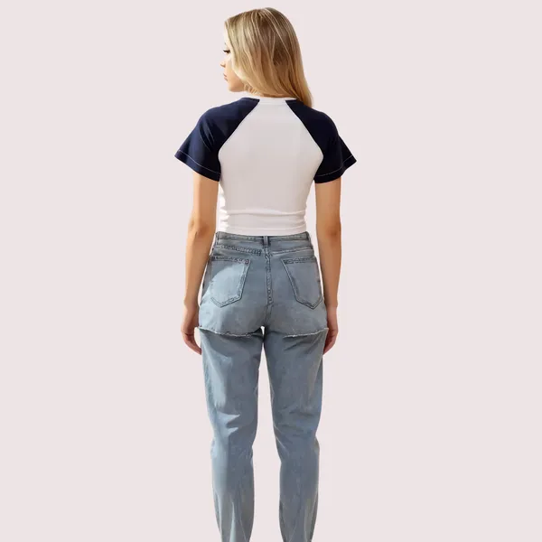 Blue_Stretch_Fitted_Contrast_Sleeve_Graphic_Crop_Top_For_Women
