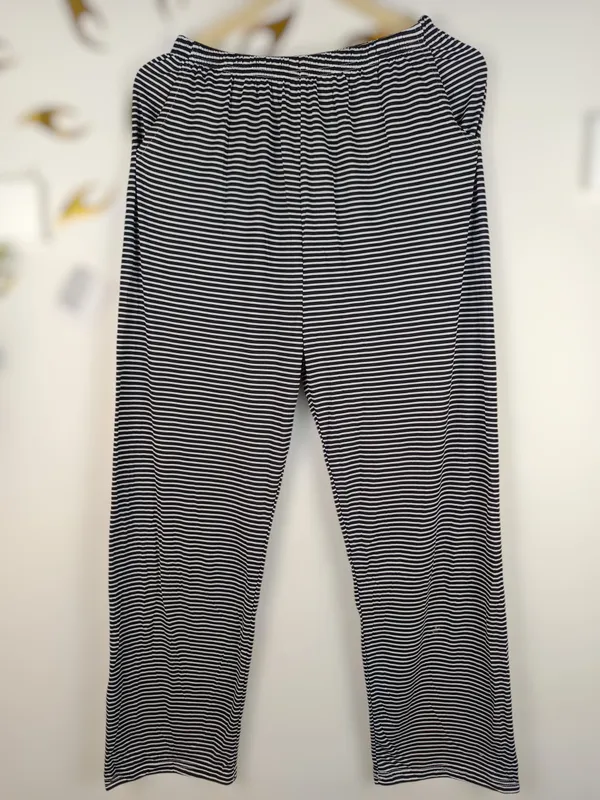 Grey_Cotton_Short_Sleeve_Top_And_Full_Pajama_Night_Suit_For_Women