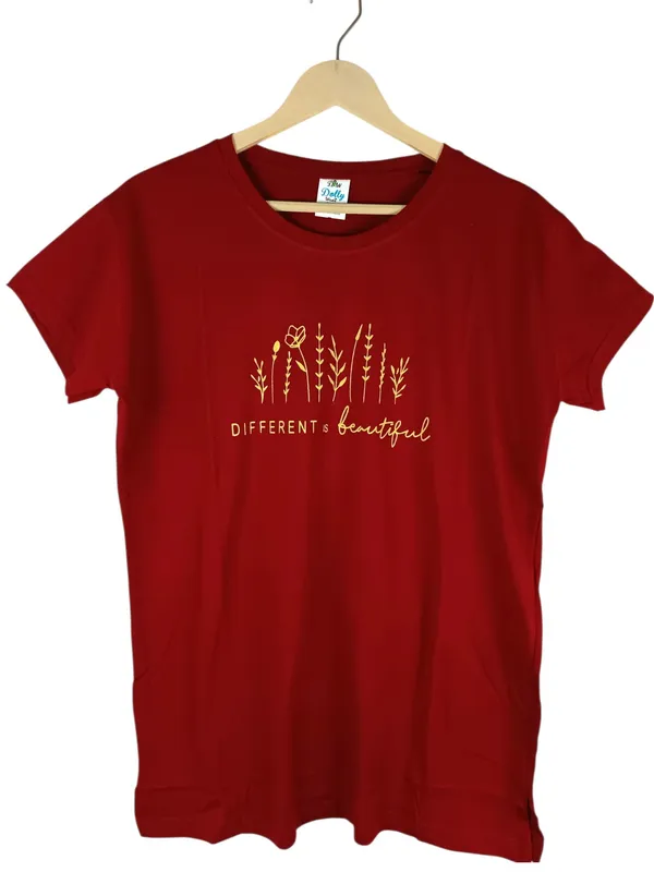 Red_Cotton_Knit_Short_Sleeve_Top_And_Capri_Pajama_Night_Suit_For_Women
