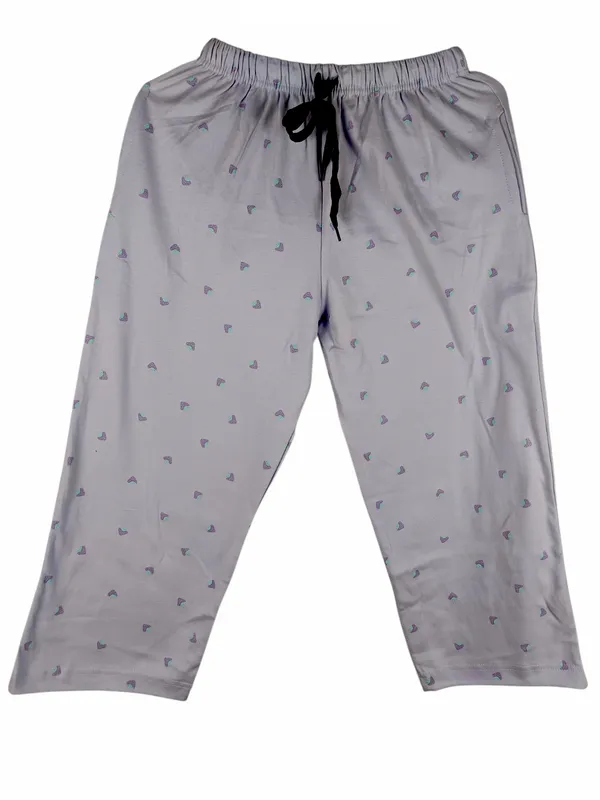 Light_Purple_Cotton_Knit_Short_Sleeve_Top_And_Capri_Pajama_Night_Suit_For_Women