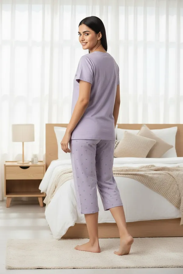 Light_Purple_Cotton_Knit_Short_Sleeve_Top_And_Capri_Pajama_Night_Suit_For_Women