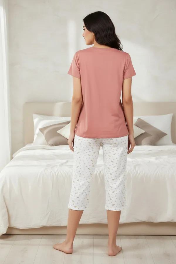 Pink_Cotton_Knit_Short_Sleeve_Top_And_Capri_Pajama_Night_Suit_For_Women
