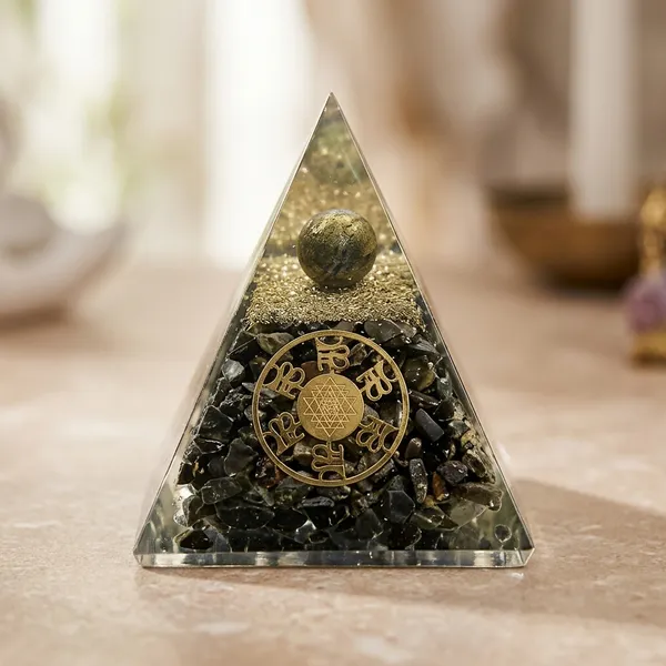 Orgone_Pyramid_-_Green_Aventurine_Stone_Resin_Energy_Healing_Pyramid
