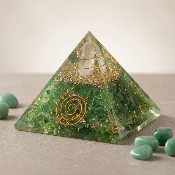 Green_Pyramid_Orgone_Energy_Generator_with_Crystal_Quartz