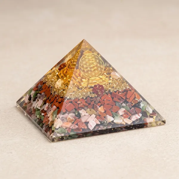 Orgone_Energy_Pyramid_with_Flower_of_Life_Symbol