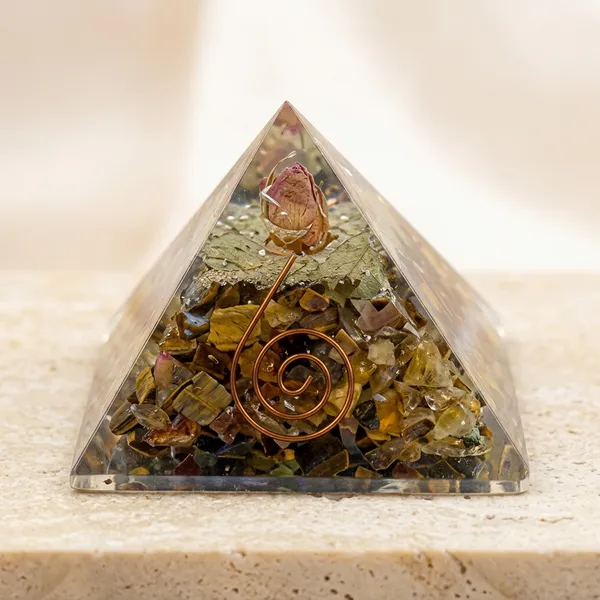 Orgone_Energy_Pyramid_with_Copper_Coil_and_Natural_Crystals