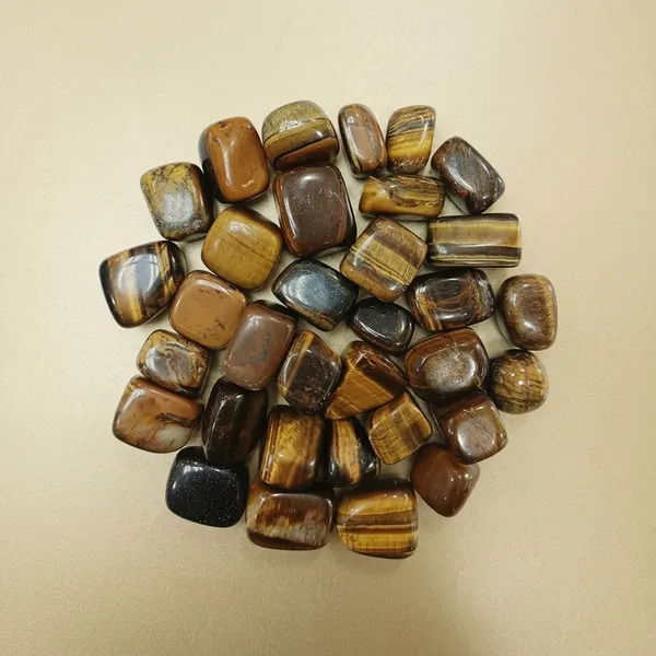 Natural_Tiger_Eye_Tumbled_Stones_-_Set_of_Polished_Gemstones_for_Healing,_Meditation,_and_Home_Decor