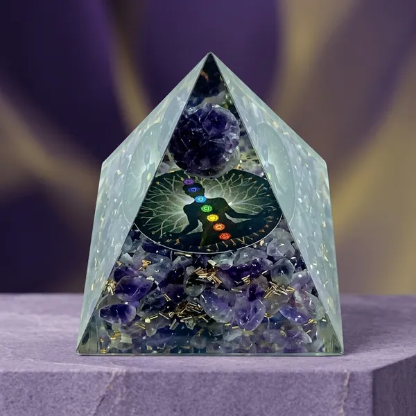 Orgone_Energy_Pyramid_with_Amethyst_Crystal_and_Healing_Stones