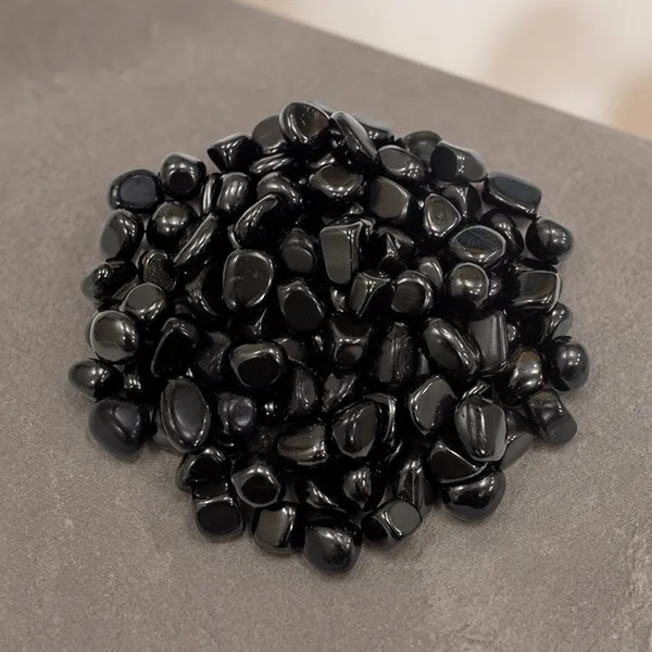 Black_Polished_Pebble_Stones_-_Decorative_Garden_Stones