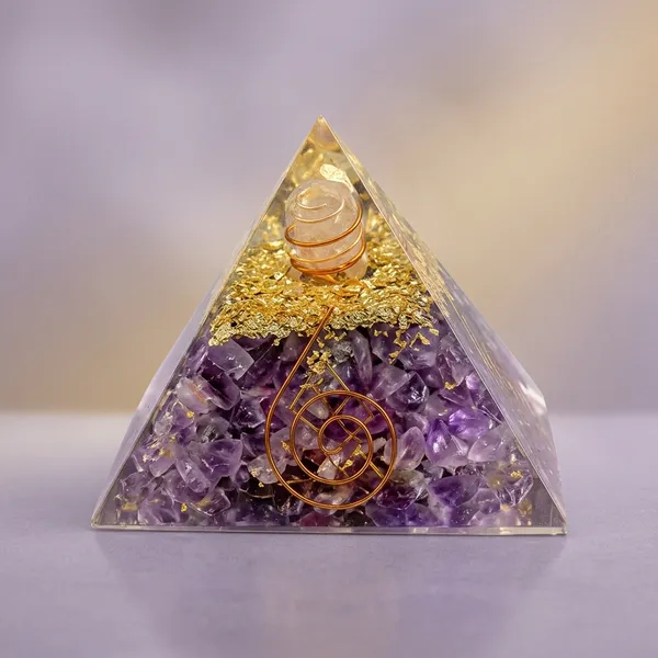 Orgone_Energy_Pyramid_with_Amethyst_Crystal
