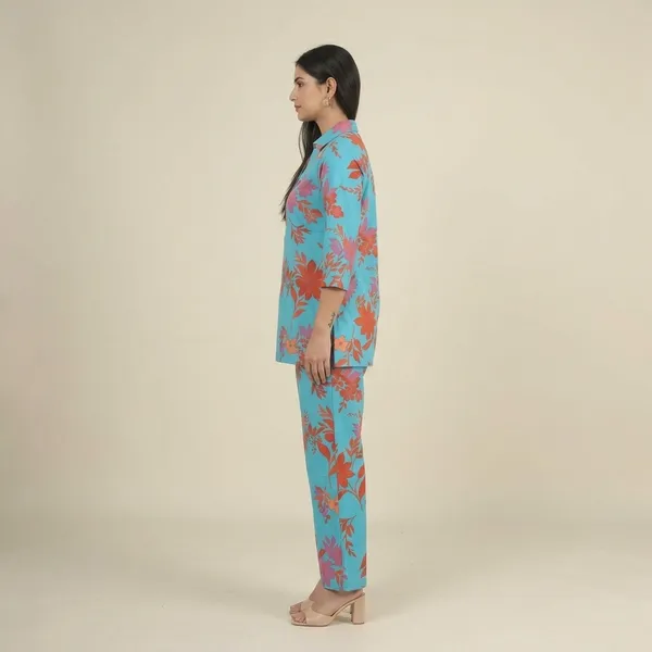 Blue_Floral_Print_Rayon_Cotton_Collared_Night_Suit_For_Women