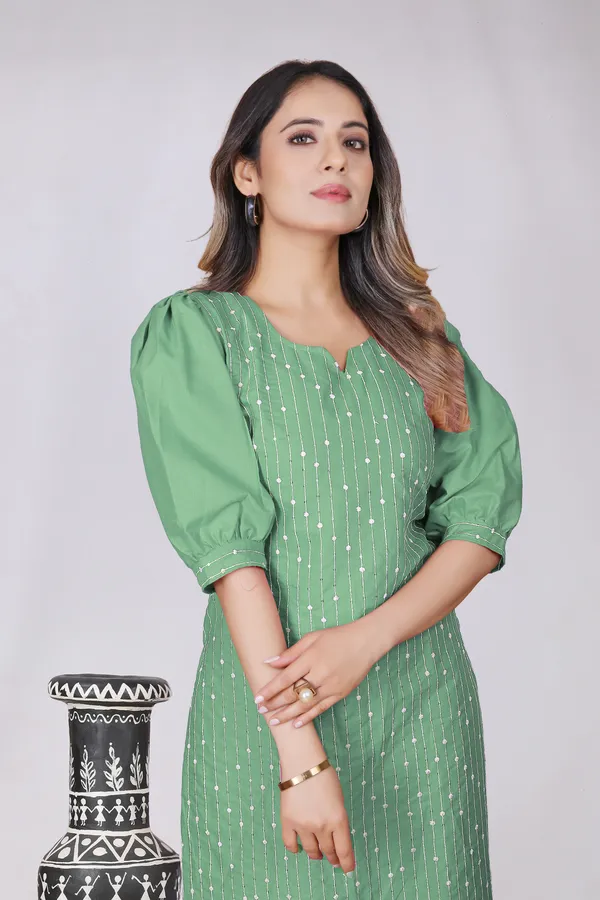 Green_Cotton_Puff_Sleeve_Embroidered_Kurta_For_Women