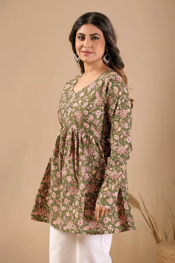 Green_Cotton__blend__Relaxed__Print_Kurti_For_Women