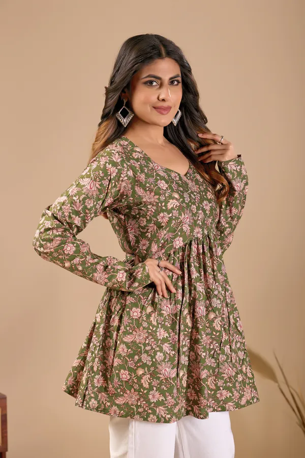 Green_Cotton__blend__Relaxed__Print_Kurti_For_Women