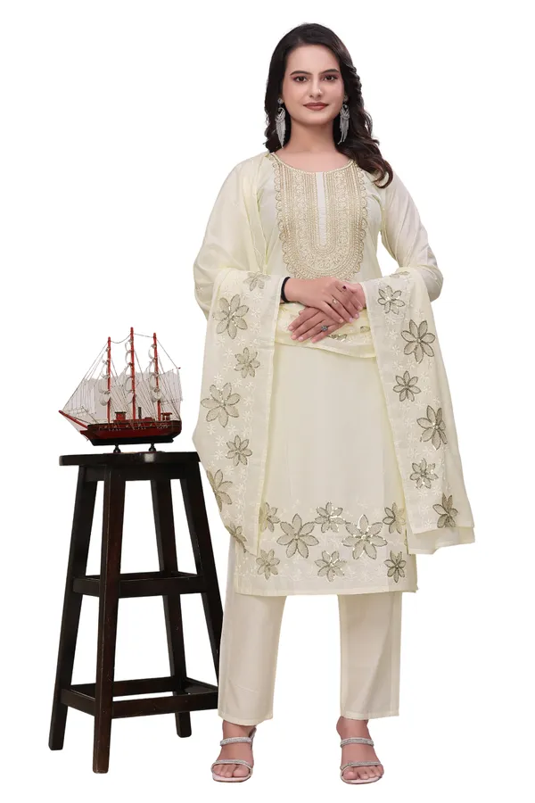 Off_White_Georgette_Relaxed_Fit_Embroidered_Kurta_Set_For_Women