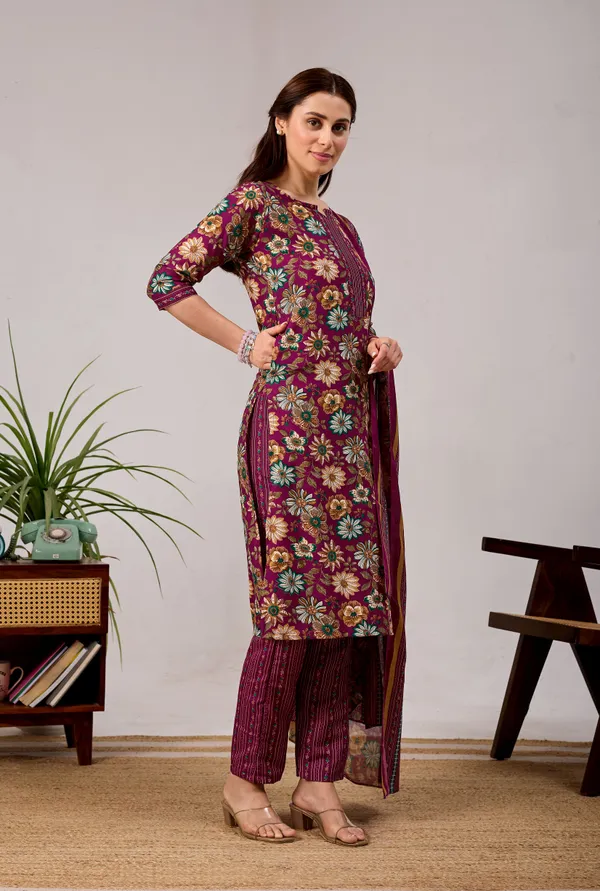 Women_Solid__Rayon_Spaghetti_Straps_Fusion_Kurta_Set
