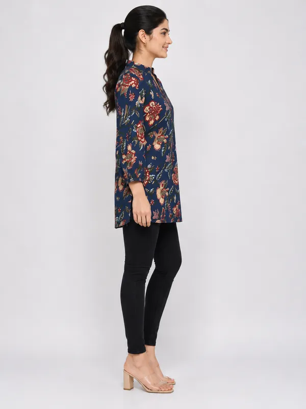 blue_Cotton_Straight_Short_printed_Kurta_For_Women