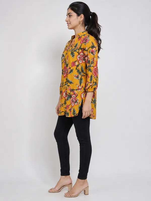 yellow_Cotton_Straight_printed_Kurti_For_Women