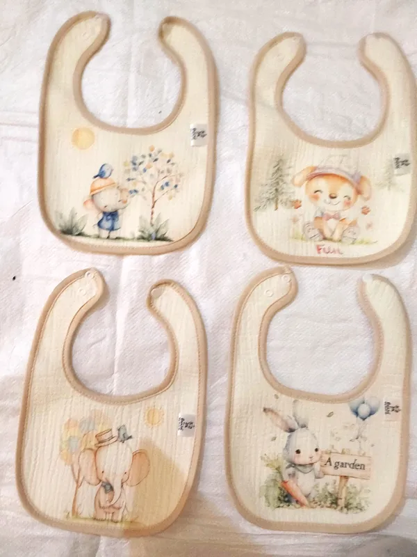 Cream_Cotton_Animal_Print_Baby_Bib_Set_Of_4