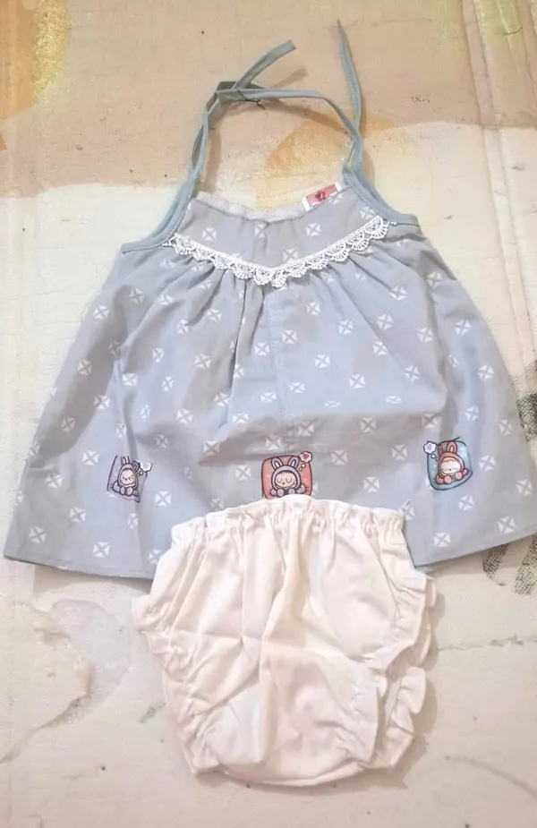 Grey_And_White_Cotton_Printed_Top_With_Bloomer_Set_For_Baby_Girls