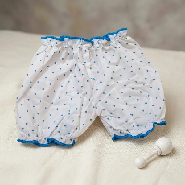 White_And_Blue_Cotton_Polka_Dot_Bloomer_Shorts_For_Baby_Girls