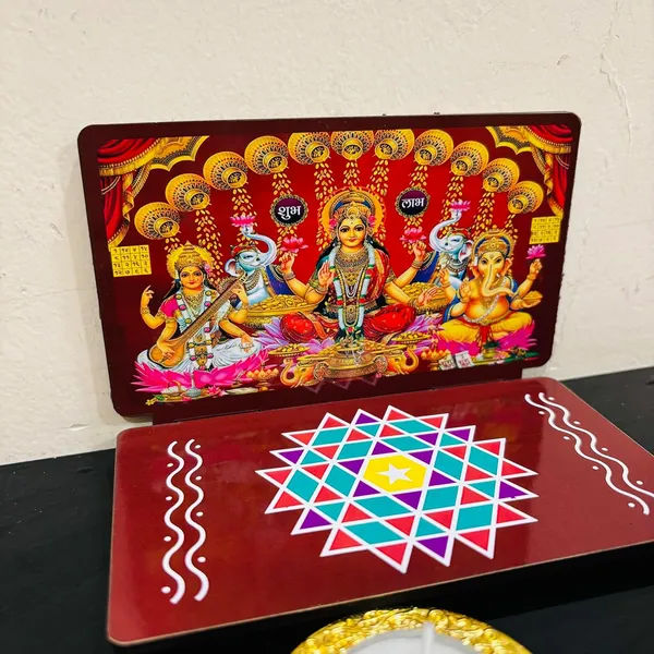 Diwali_Puja_Chowki_Stand_Decorative_Wooden_Altar_With_Rangoli_Design_Featuring_Lakshmi_Ganesha_Vishnu_Saraswati_Sri_Yantra_15x10_Cm