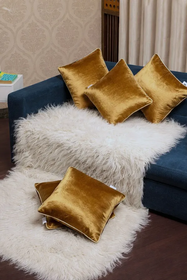 Gifts_Island_Velvet_Cushions_Cover_(40_Cm*40_Cm,_Pack_Of_5,_Gold)