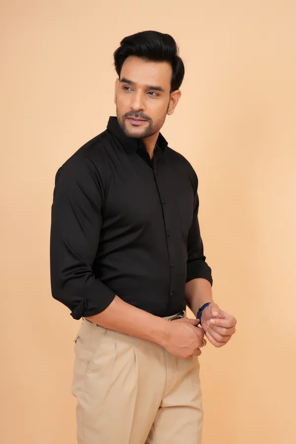 Black_Cotton_Slim_Fit_Formal_Shirt_For_Men
