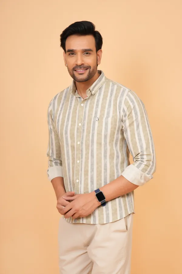 Beige_Striped_Cotton_And_Polyester_Slim_Fit_Casual_Shirt_For_Men