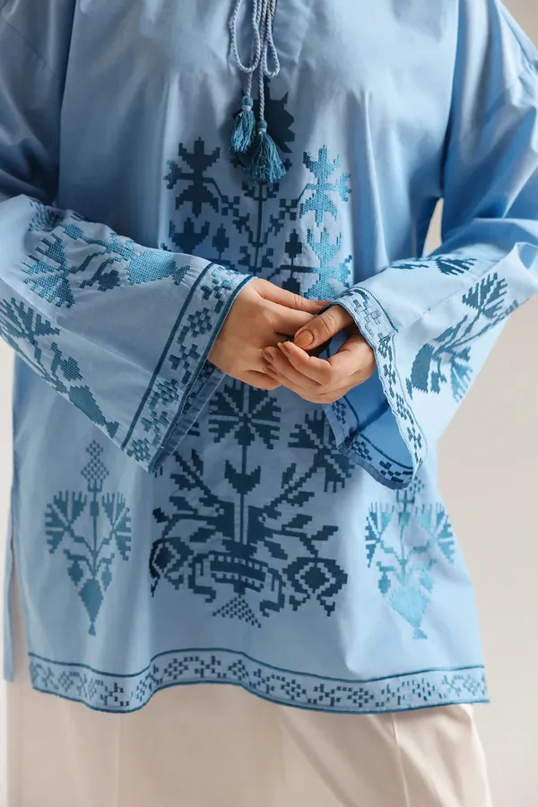 Blue_Linen_Straight_Floral_Embroidered_Cotton_Tunic_For_Women