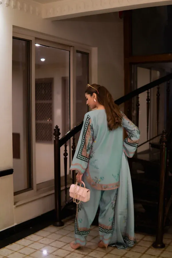 Sky_Blue_Floral_Embroidered_Lawn_Suit_Set_For_Women