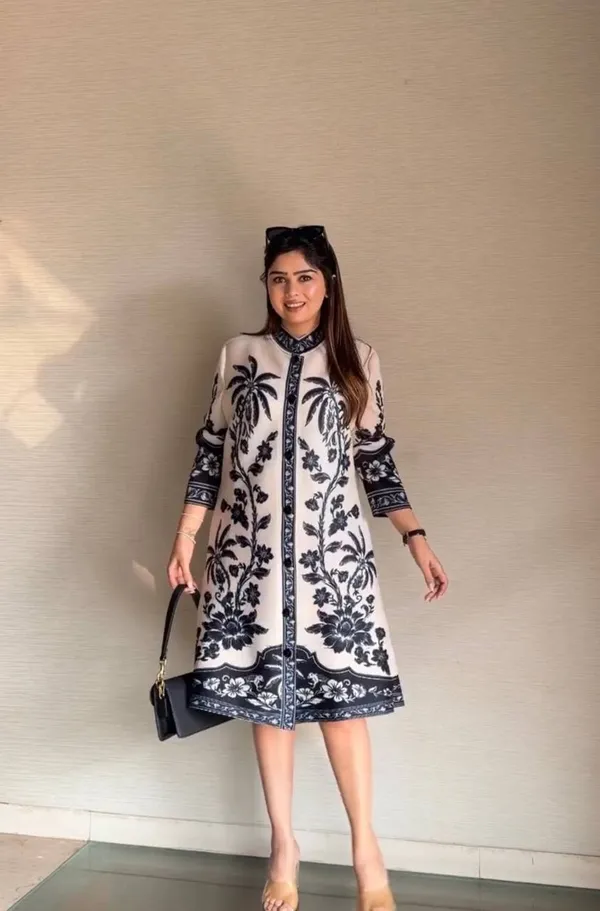 White_Floral_Embroidered_Mandarin_Collar_Coat_For_Women
