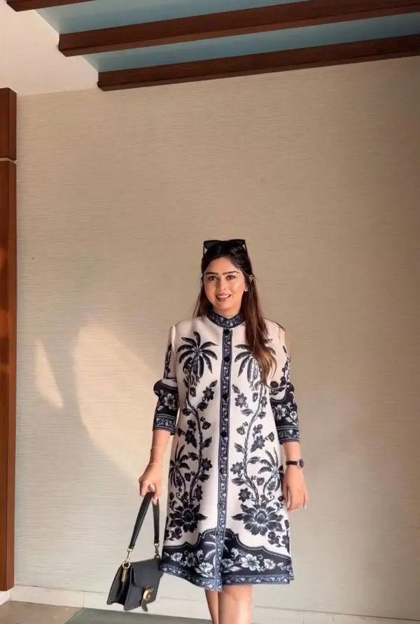 White_Floral_Embroidered_Mandarin_Collar_Coat_For_Women
