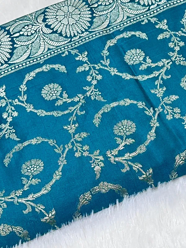 Blue_Silk_Saree_For_Women