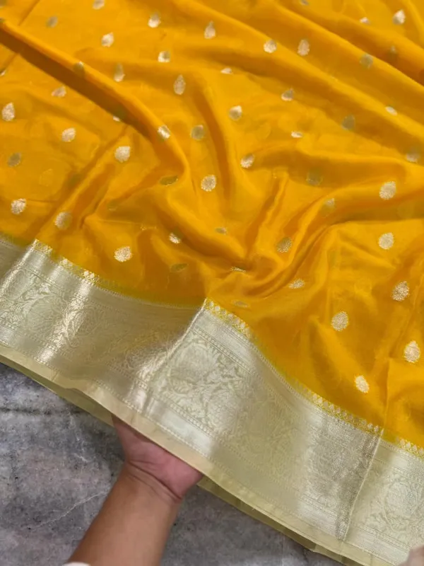 Yellow_Silk_Saree_For_Women