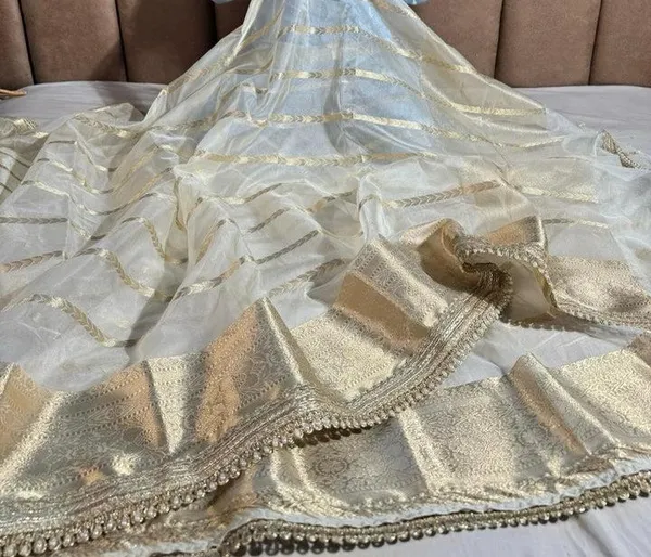 Banarasi_Organza_Silk_Saree_with_Zari_Strip_For_Women