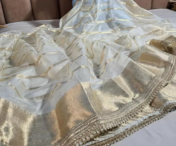 Banarasi_Organza_Silk_Saree_with_Zari_Strip_For_Women