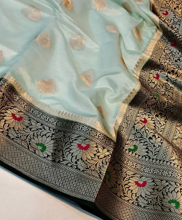 Off_White_Georgette_Saree_For_Women