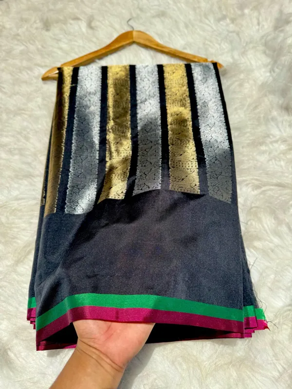 Black_Silk_Saree_For_Women