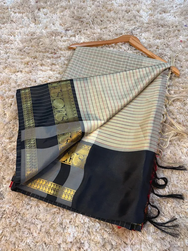 Ganga_Jamuna_check_Silk_Saree_For_Women