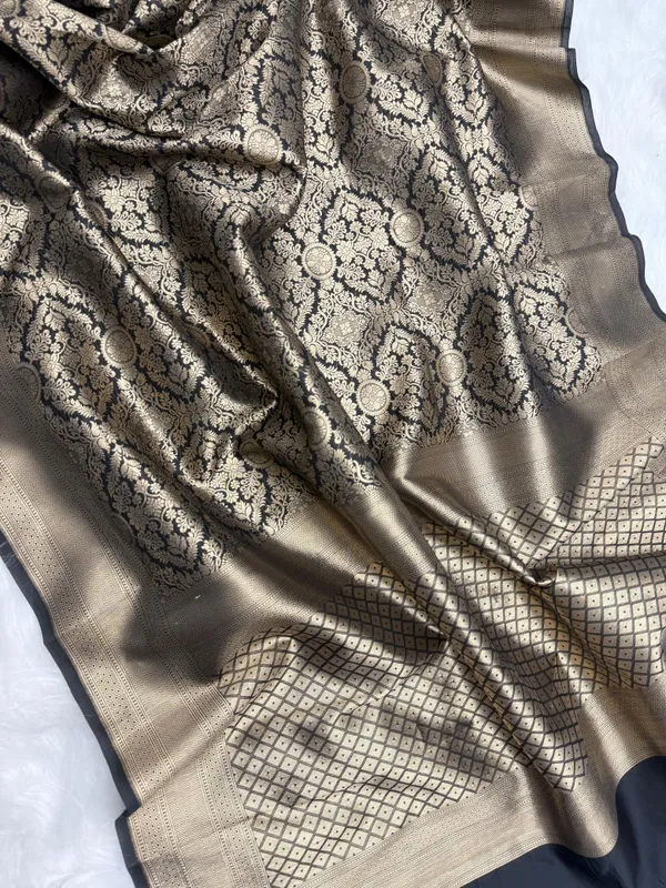 Black__And__Golden_Silk_Saree_For_Women