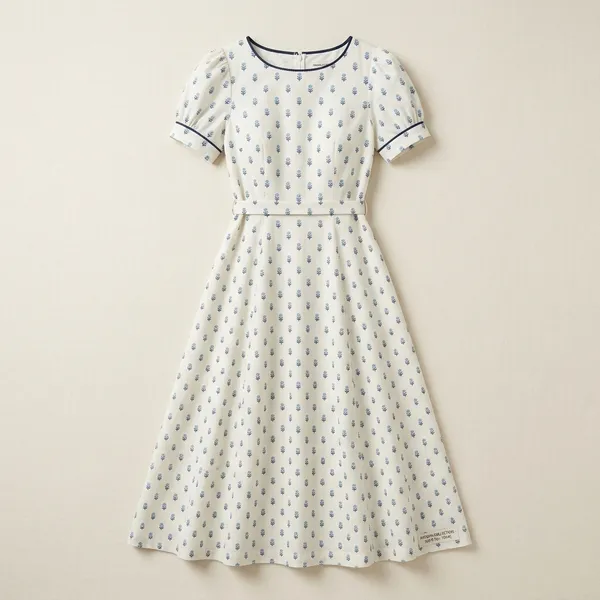 Unstitched_White_Kora_Cotton_Floral_Print_A-Line_Dress_Material_For_Women